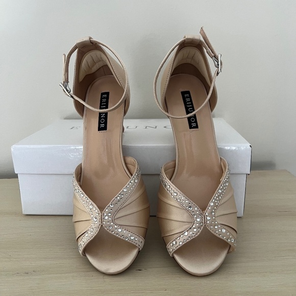 Erijunor Shoes - Erijunor women's dress shoe size 6 champagne color